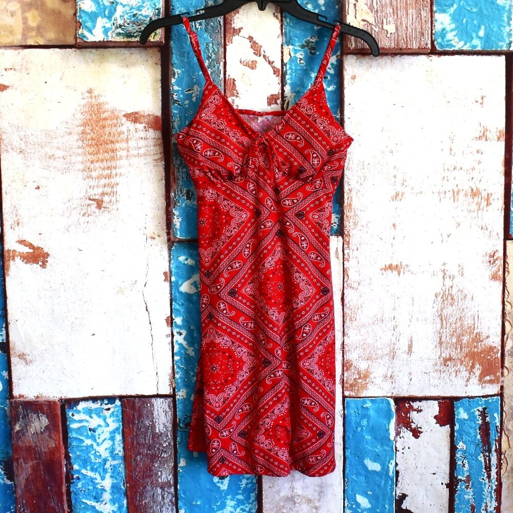 Women's No Boundaries Juniors Red Paisley Tank Top MEDIUM Red Multicolor